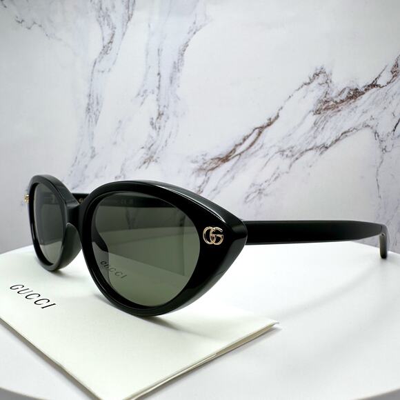 New GUCCI Sunglasses Black Cat Eye Gold Metal Front Interlocking GG Logo Womens